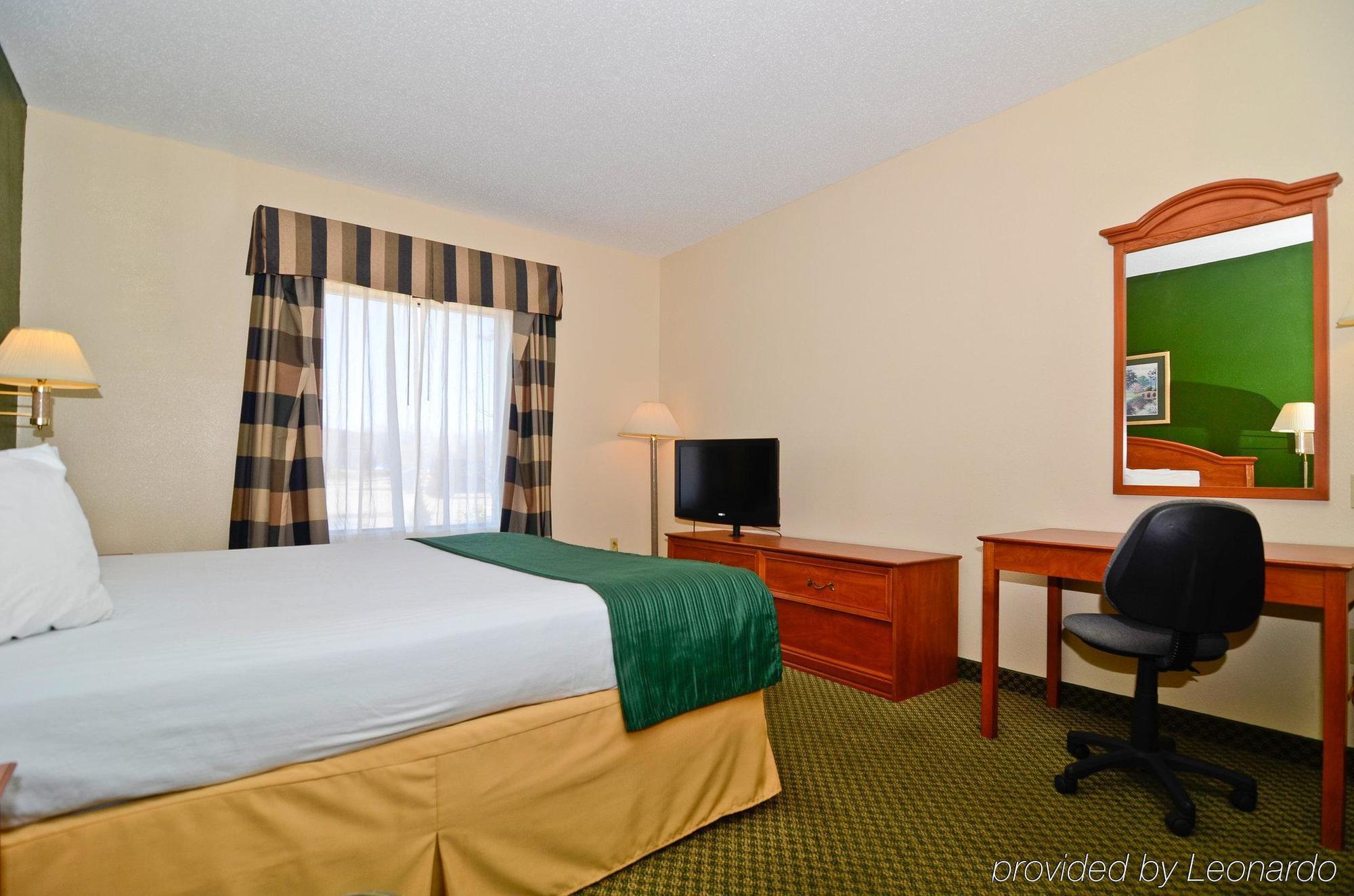 Americas Best Value Inn Louisville Exterior foto