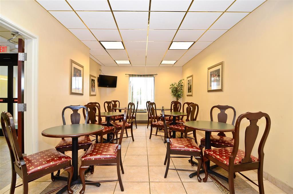 Americas Best Value Inn Louisville Restaurant foto