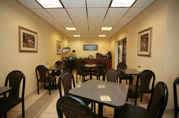 Americas Best Value Inn Louisville Exterior foto