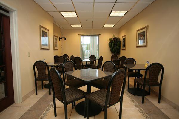 Americas Best Value Inn Louisville Exterior foto