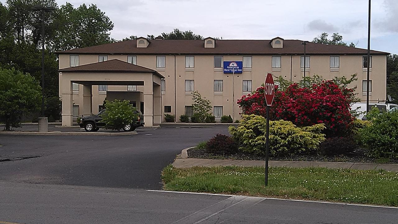 Americas Best Value Inn Louisville Exterior foto