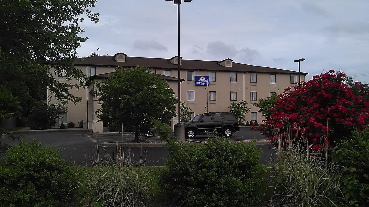 Americas Best Value Inn Louisville Exterior foto