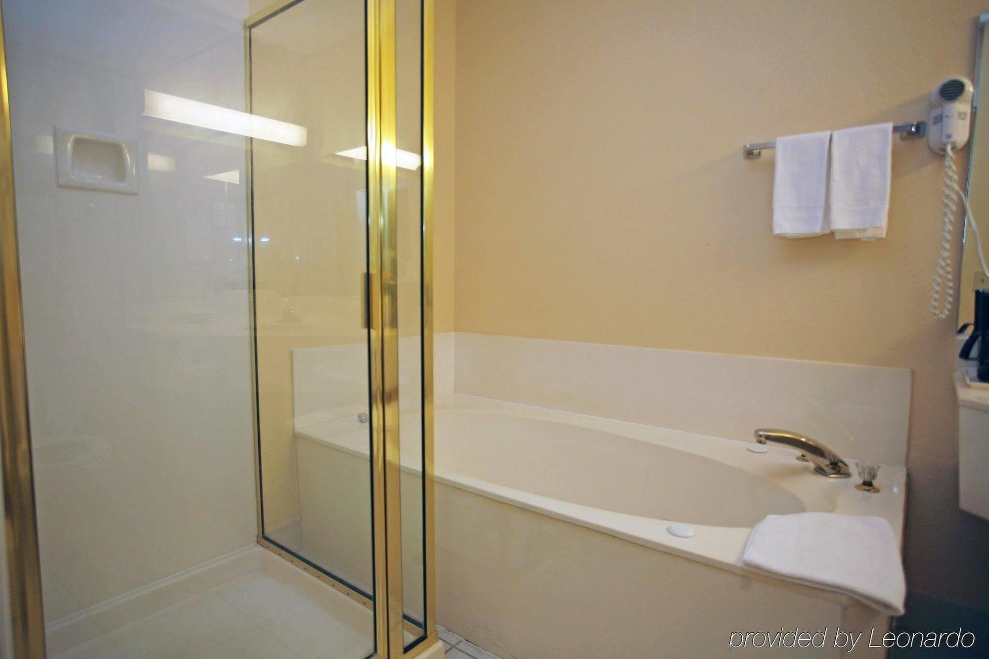 Americas Best Value Inn Louisville Cameră foto